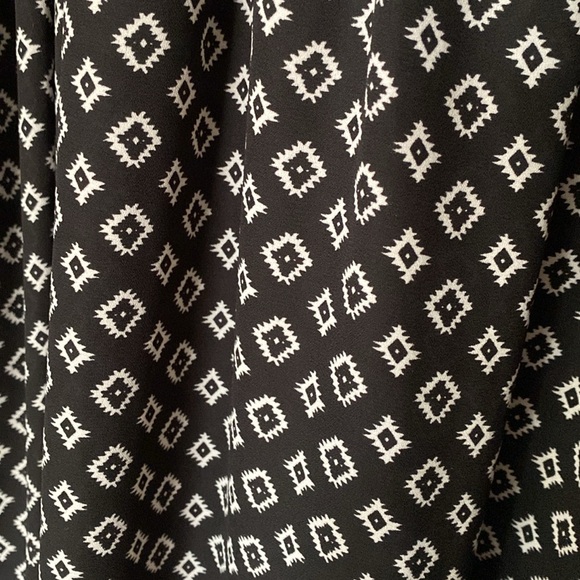 AB STUDIO BLACK & WHITE SLEEVELESS LINED BELTED ELASTIC WAIST DRESS SIZE L NWOT - Picture 6 of 14